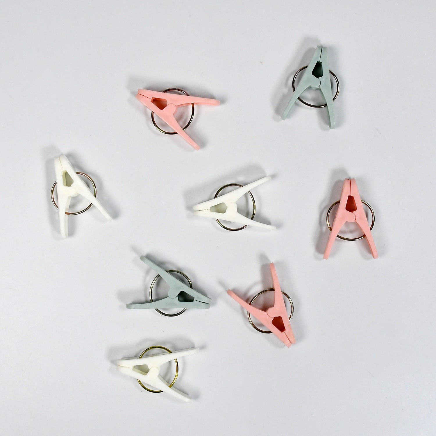 4523 Plastic Cloth Clips for Cloth Dying Cloth Clips Multipurpose Clothes Pins for Indoor and Outdoor Use Strong and Durable Clips For Clothes Drying ( Pack Of 20pc )