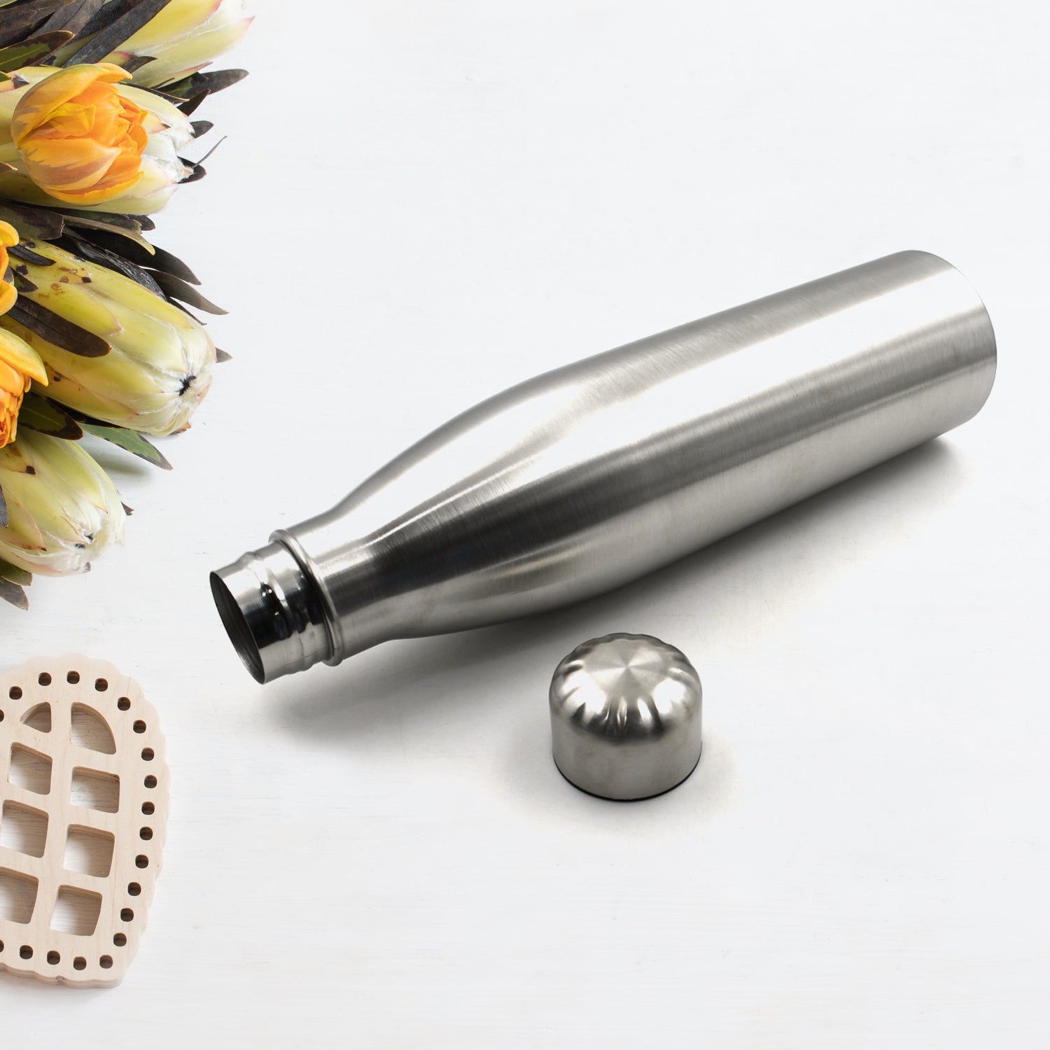 6860 Classic Stainless Steel Water Bottle,Hot & Cold Drinks, Gym Sipper BPA Free Food Grade Quality Silver Color, Steel fridge Bottle For office/Gym/School 1Ltr (Mix Color)