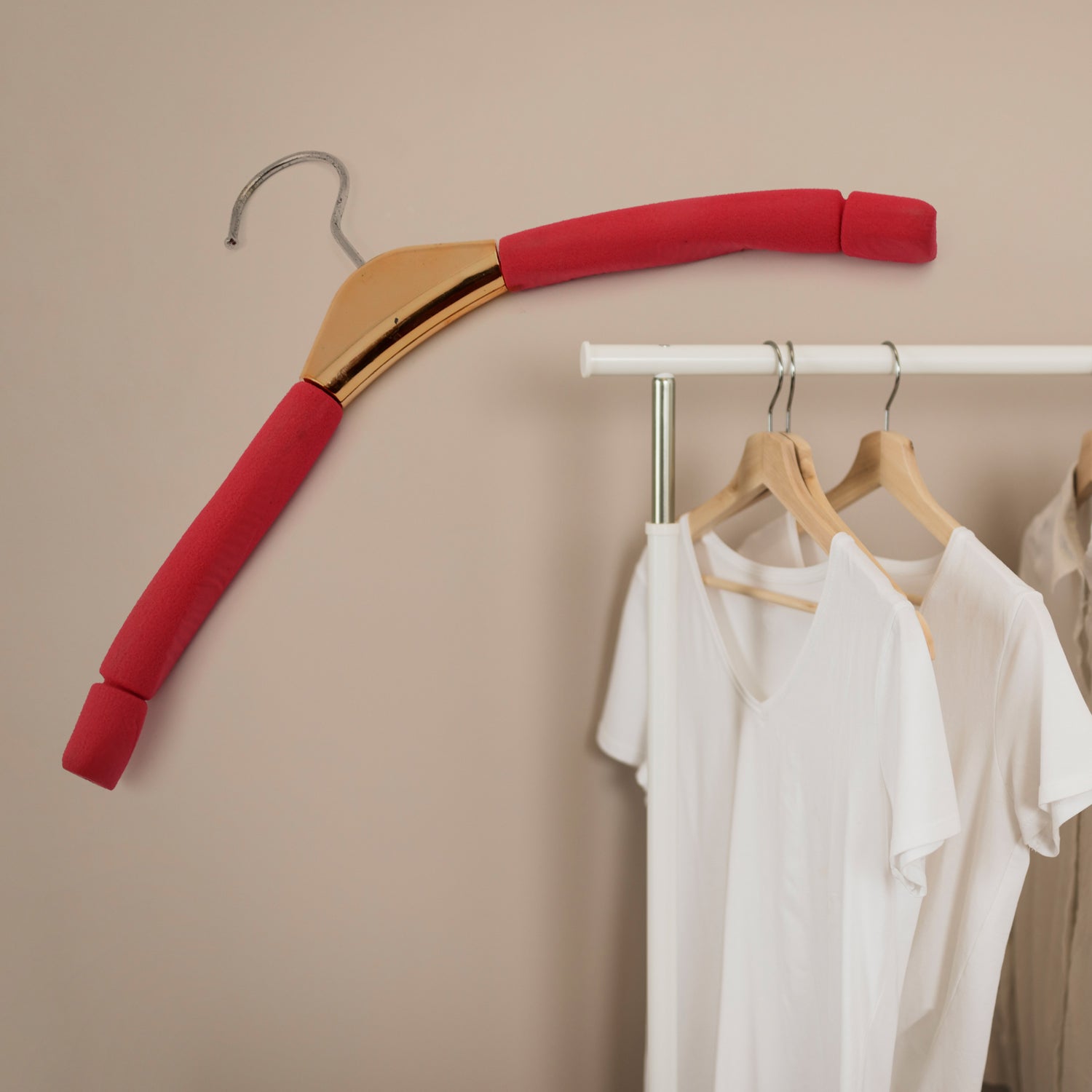 Solid Sponge Hanger Non-Slip Hanger Home No Trace Clothes Hanging Pants Clip Clothing Store Hangers, Clothes Hanger for Closet Wedding Dress Women, Men, Children Clothing (1 Pc / Mix Color)