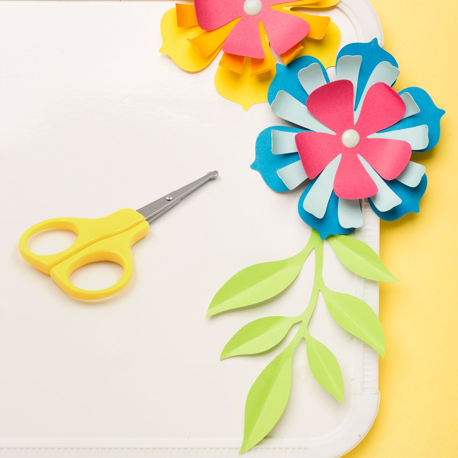 1775 Small Students Plastic Hand Tools Handle Paper Cutter Card Making Scrapbook Craft Scissors, Craft Shears Sharp Scissors, Stainless Steel Blade Scissors (1 Pc)