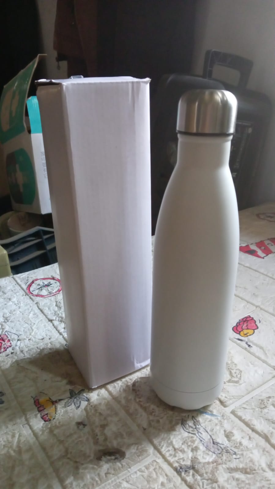 6860 Classic Stainless Steel Water Bottle,Hot & Cold Drinks, Gym Sipper BPA Free Food Grade Quality Silver Color, Steel fridge Bottle For office/Gym/School 1Ltr (Mix Color)