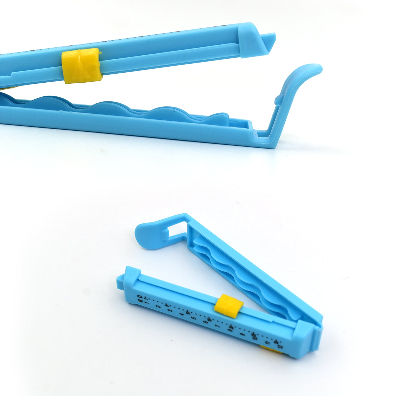 6173 Small Multipurpose Food Snack Plastic Bag Clip Sealer/Packet Sealer Clamps/Manual Vacuum Bag Sealer/Food Pouch Clip/Bag Zipper/Food Clips Sealer for Home Kitchen, Set of 4 (Multicolor)