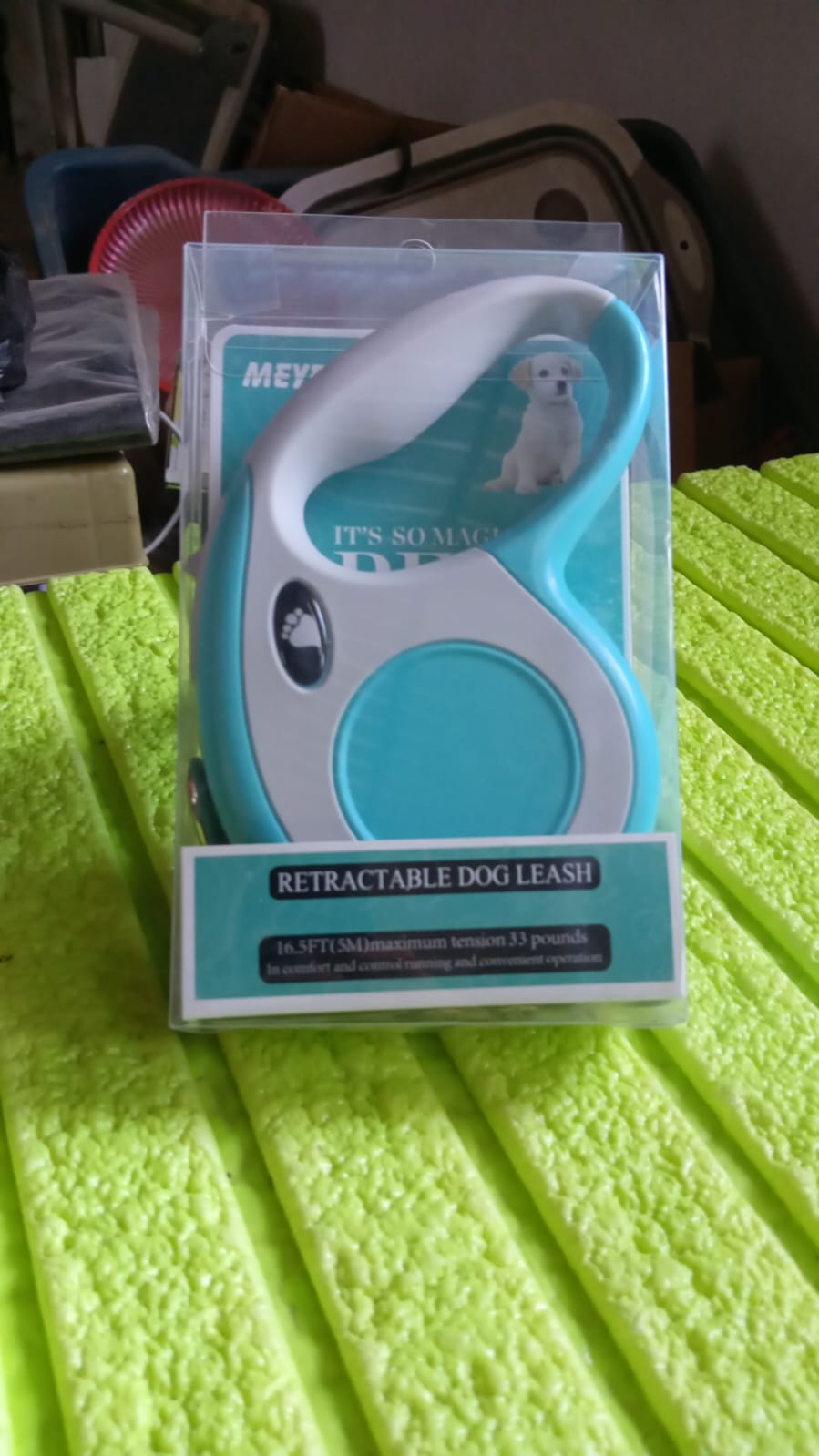 8519 Retractable Dog Leash, Pet Walking Leash with Anti-Slip Handle, Strong Nylon Tape, Tangle-Free, One-Handed One Button Lock & Release, Suitable for Small / Medium Dog Or Cat, 16.5 ft (5 m)