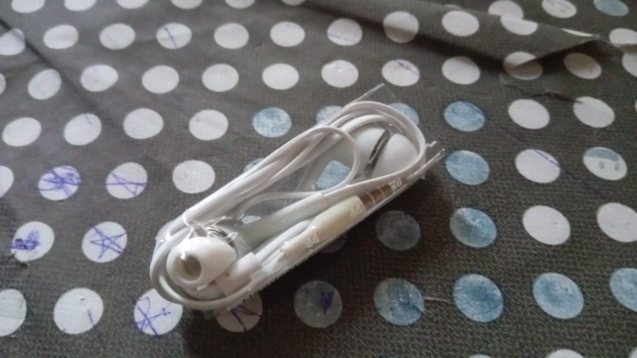 7280 Universal Wired Earphones 3.5mm Jack Hi-Fi Gaming Sound Music Stereo Sound Noise Canceling Original High Sound Quality Earphones (1Pc)