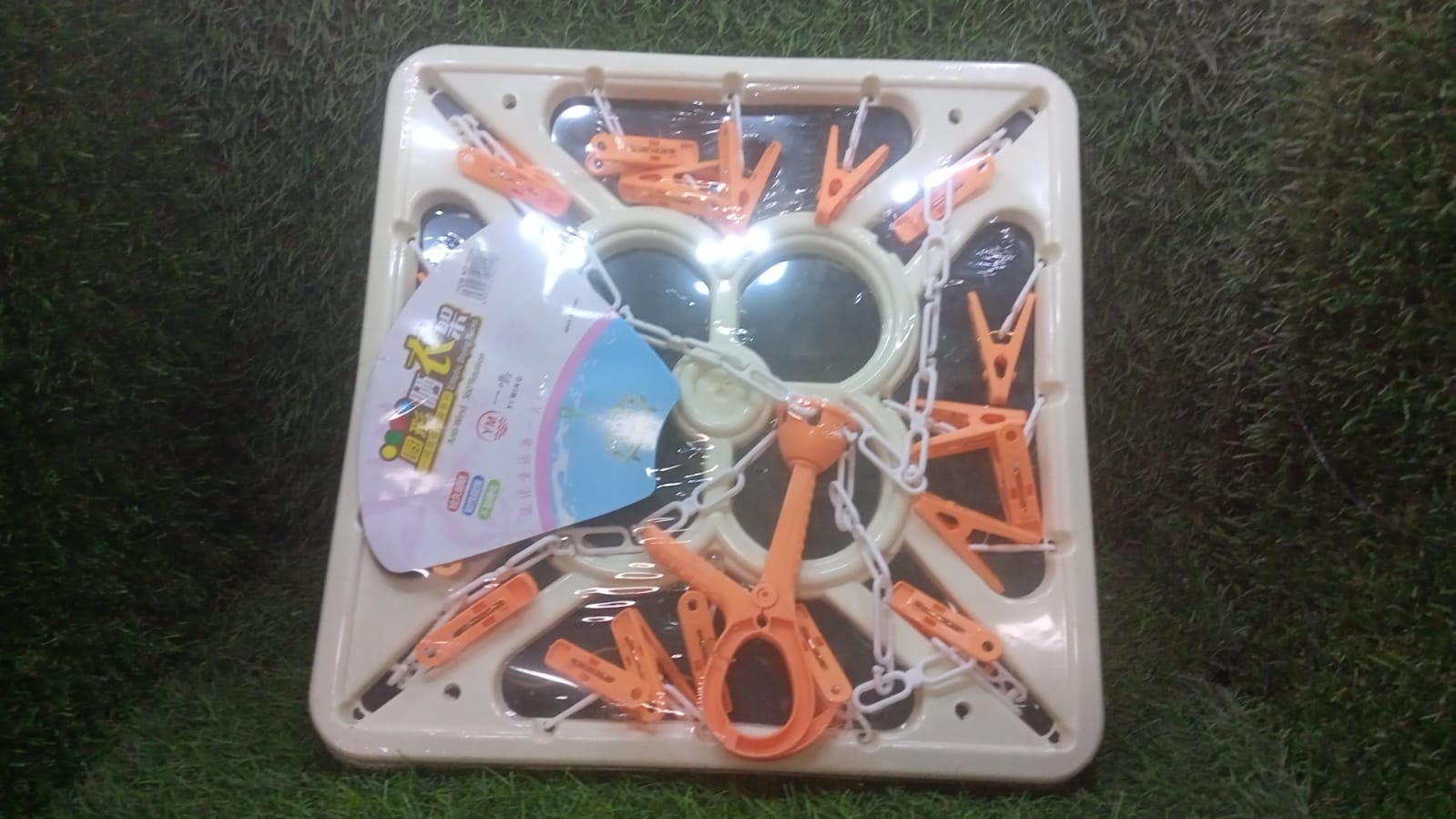 7285 Sqaure Portable & Rotatable Clips Cloth Hanger