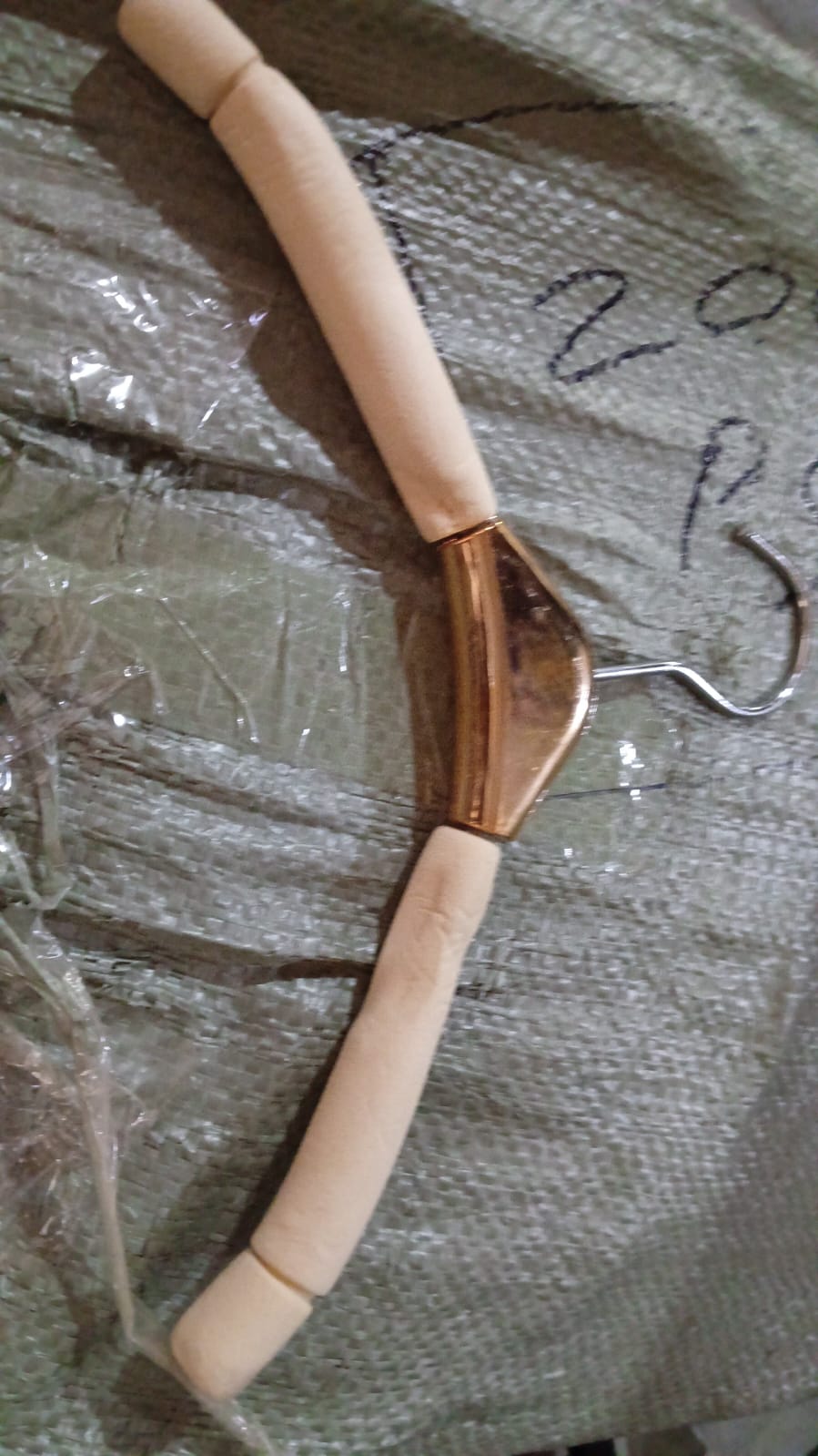 Solid Sponge Hanger Non-Slip Hanger Home No Trace Clothes Hanging Pants Clip Clothing Store Hangers, Clothes Hanger for Closet Wedding Dress Women, Men, Children Clothing (1 Pc / Mix Color)