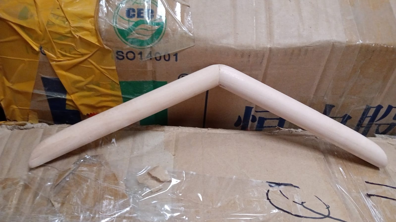 7962 Wood Clothes Hanger, Wooden Suit Hangers, Coat Hangers,