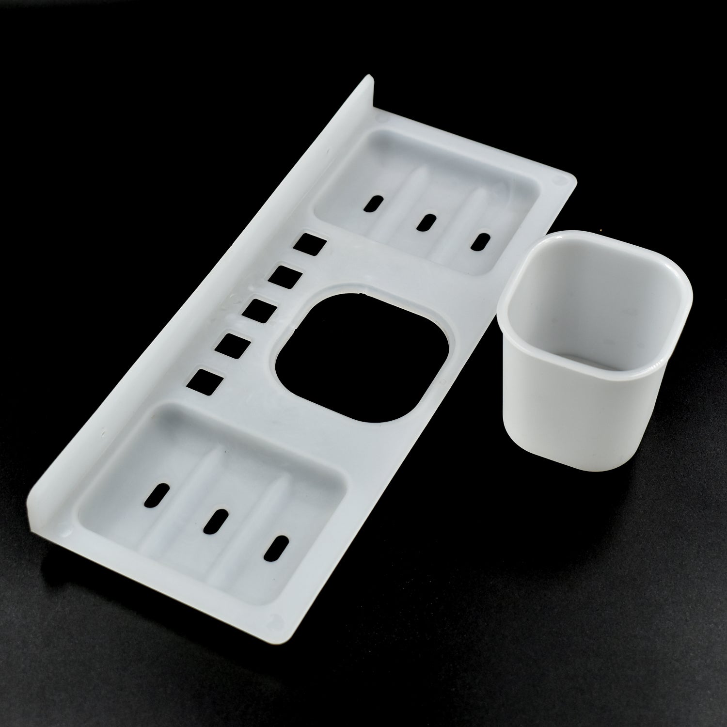 4777 4 in 1 Plastic Soap Dish and plastic soap dish tray used in bathroom and kitchen purposes. 