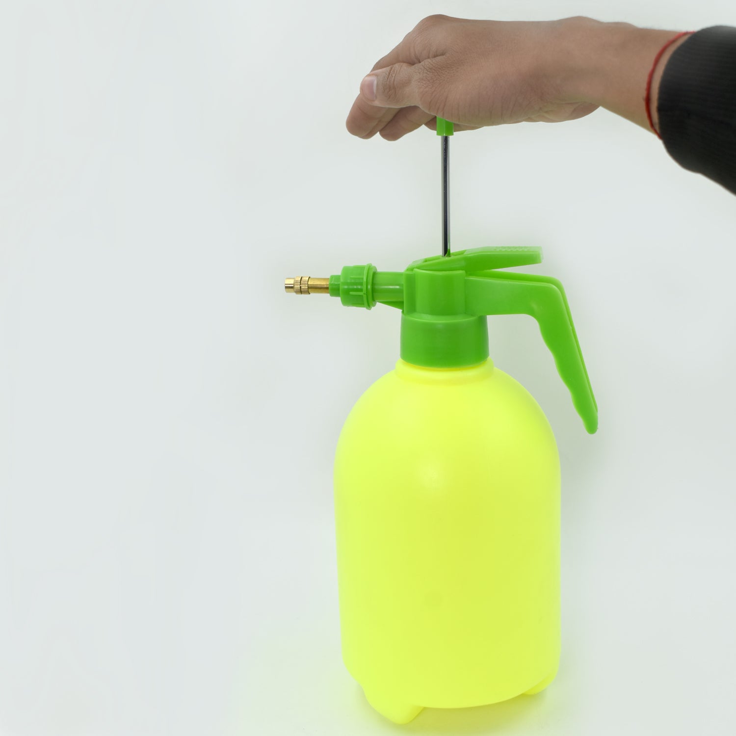 9024 2 L FF Garden Sprayer used in all kinds of garden and park for sprinkling and showering purposes. 