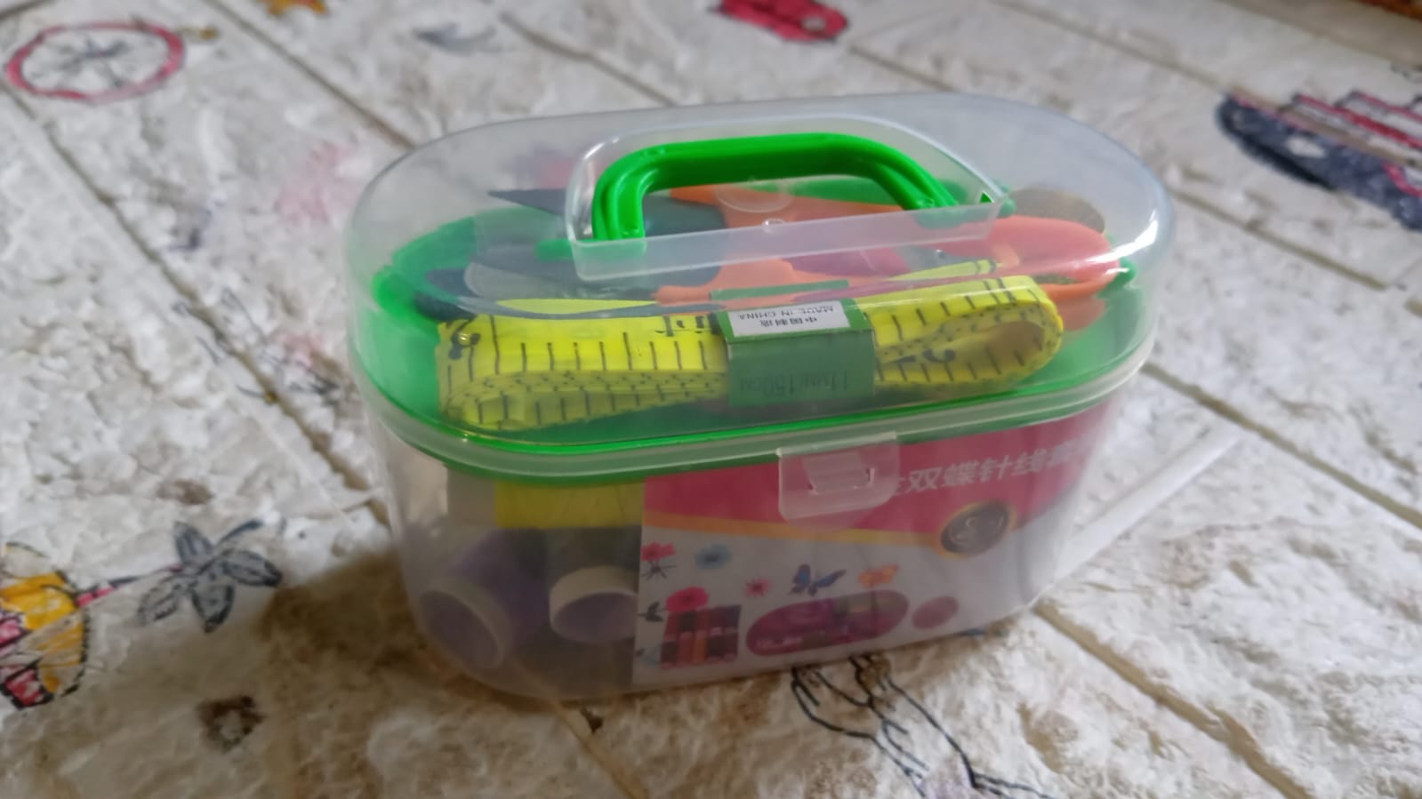 6573 Double Layer Small & Portable Travel Sewing Kits Box with Color Needle Threads Scissor pin Hand Work Sewing Box Handwork Sewing Accessories