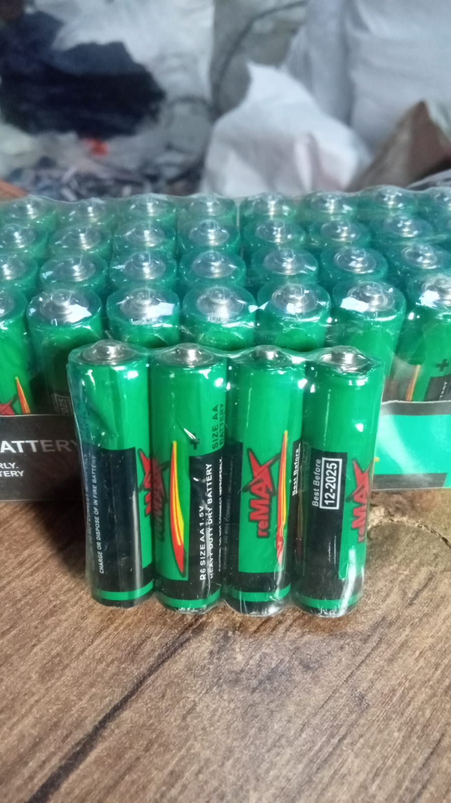 6121B AA Performance Alkaline Non-Rechargeable Batteries